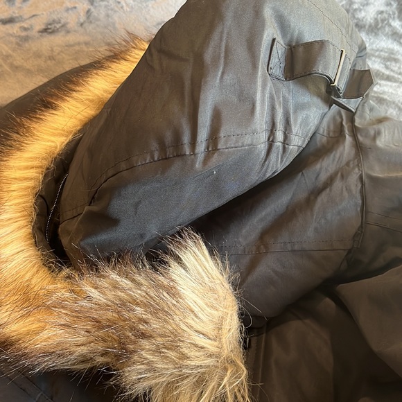 Boy’s Michael Kors Jacket. Excellent condition - Picture 9 of 10